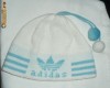 caciula ADIDAS  ORIGINALA model 2012 din lana, tine de cald si e f usoara