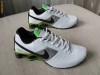 Nike Shox DELIVER Pantofi sport adidasi BARBATI import SUA marime 43 NOI IN CUTIE ALB CU ARGINTIU potriviti si pentru 42.5 43.5