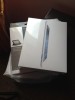 Ipad 3 Wi-fi 32GB Withe cu suport HUSA piele NOU sigilat 2200 RON Neg !!