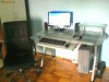 Set calculator cu tastatura, mouse, monitor, boxe, joystick, birou sticla si scaun