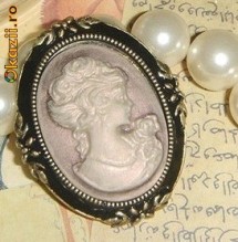 Brosa vintage superba , model camee foto