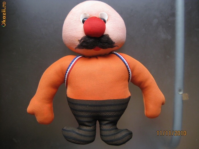 PAPUSA OLANDEZA DIN BUMBAC SI MATERIAL TEXTIL,ANII 60 foto mare