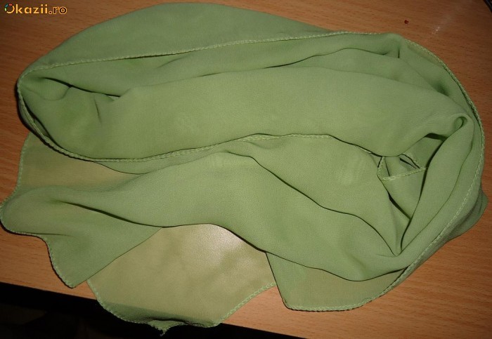 Esarfa verde foto mare