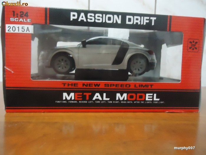 Masina cu radiocomanda METAL MODEL AUDI R8 1:24 Macheta metal Audi R8 cu radiocomanda foto mare