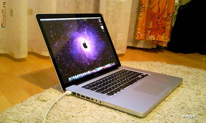 Apple Macbook Pro 15 inch foto mare