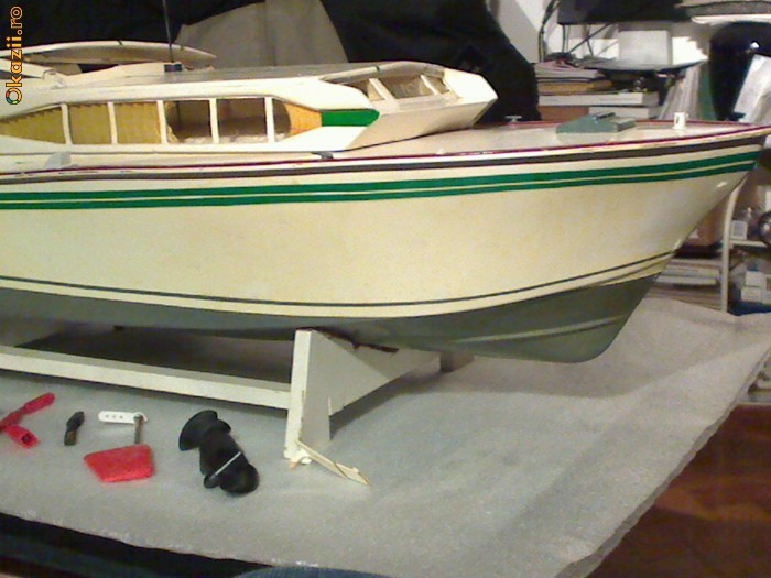 NAVOMODEL GRAUPNER-COMMODORE foto mare