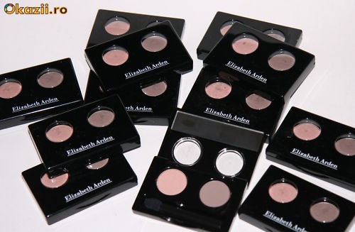 Elizabeth Arden - Trusa farduri - 2 nuante - roz + maro foto mare