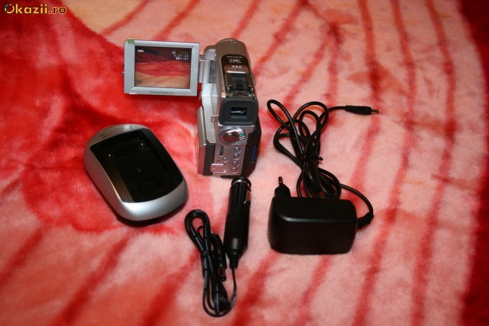 Samsung VP-d590i, miniDV , ecran lateral la cel mai mic pret!!!!! foto mare