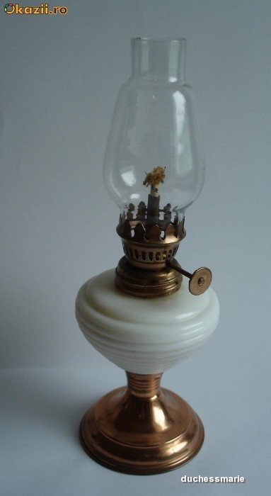 Lampa gaz / petrol, opalina si cupru foto mare