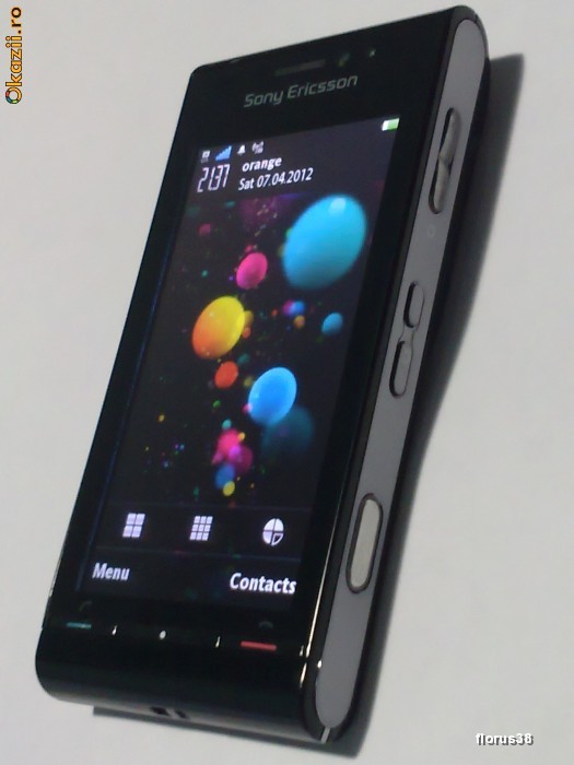 Sony Ericsson U1i Satio Idou foto mare