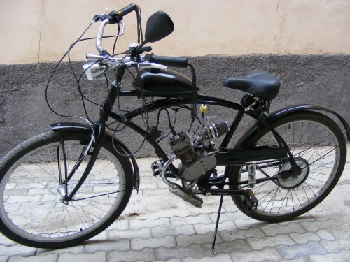 Bicicleta cu motor foto mare