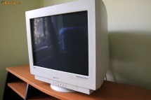 Monitor 19" NEC FE950+ cu ecran plat Diamondtron foto
