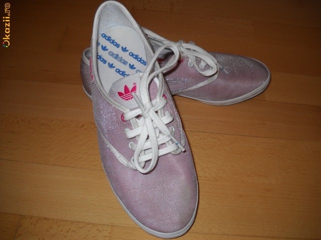 Adidasi/Tenesi Adidas, masura 37 foto mare