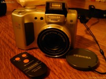 Aparat foto Toshiba 3.2mp, zoom optic 10X, dual display foto