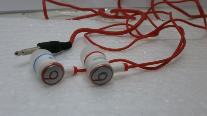Casti iBeats Monster Beats by Dr Dre Pentru Ipod, Iphone Mp3player Telefon-Lichidare Stoc foto mare Casti iBeats Monster Beats by Dr Dre Pentru Ipod, Iphone Mp3player Telefon-Lichidare Stoc foto mare
