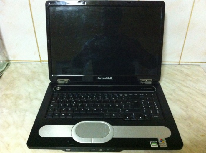 Packard Bell EasyNote Ecran 17'' Glossy, Procesor 1,86 Ghz, RAM 2 Gb foto mare Packard Bell EasyNote Ecran 17'' Glossy, Procesor 1,86 Ghz, RAM 2 Gb foto mare